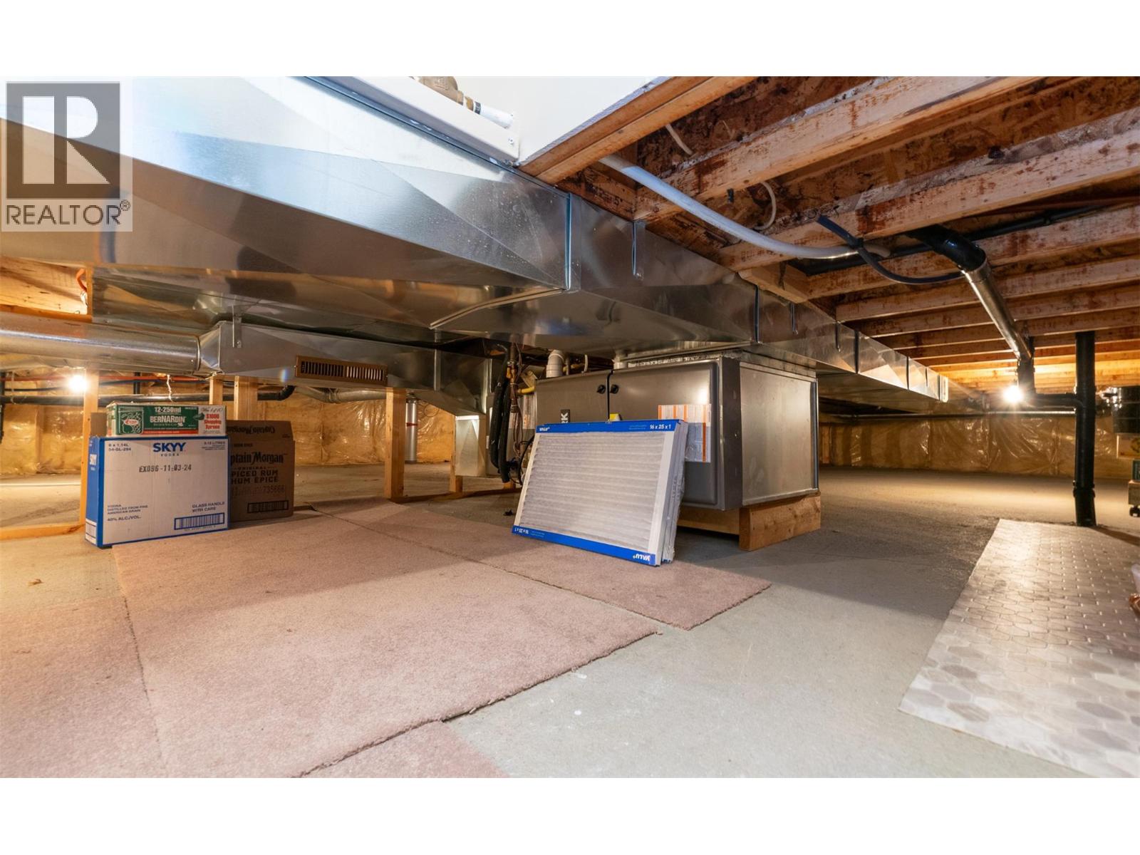 #15 51 8 Avenue SW - 28
