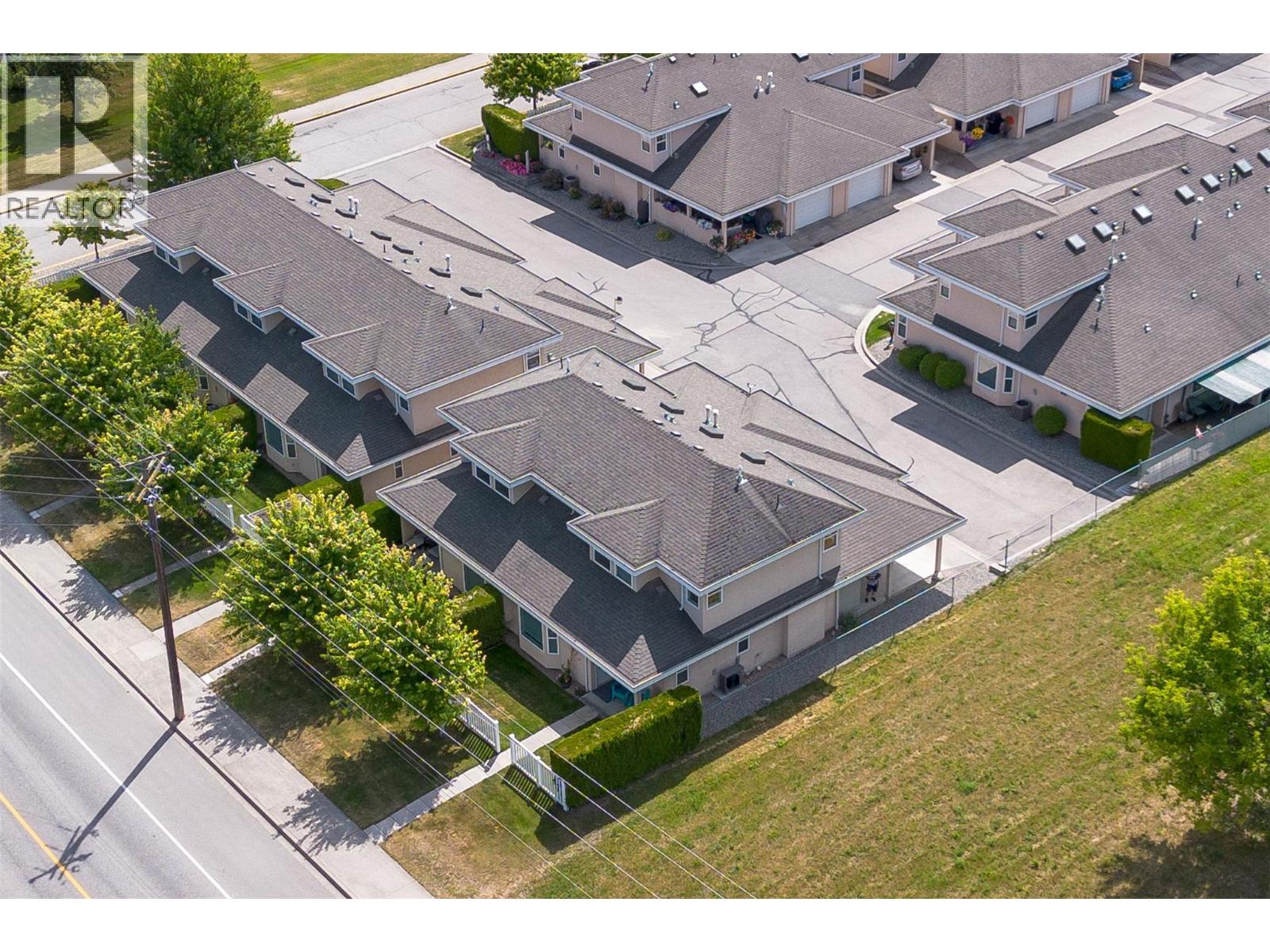 #15 51 8 Avenue SW - 54