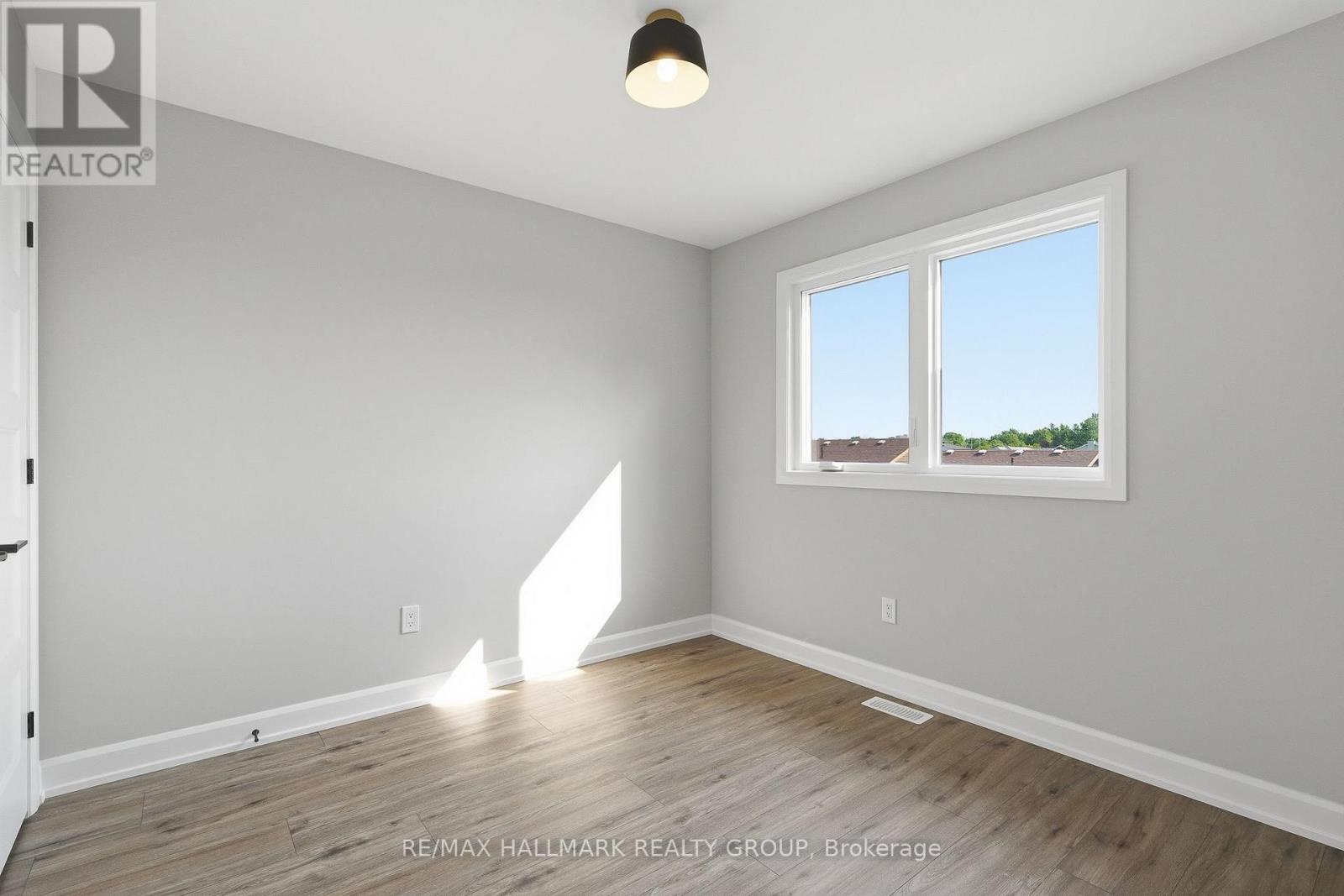146 ELIZABETH DRIVE - 31