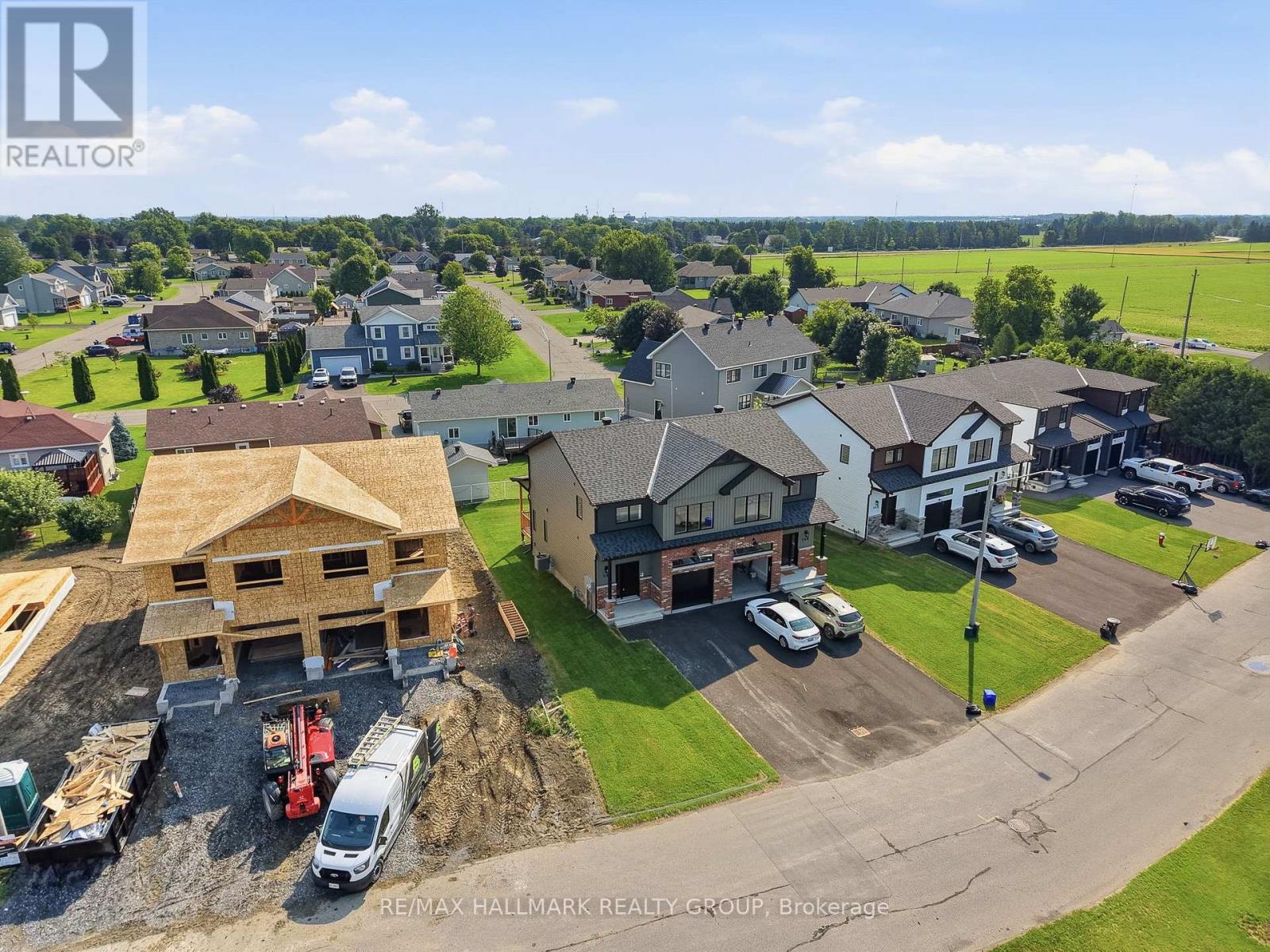 146 ELIZABETH DRIVE - 39