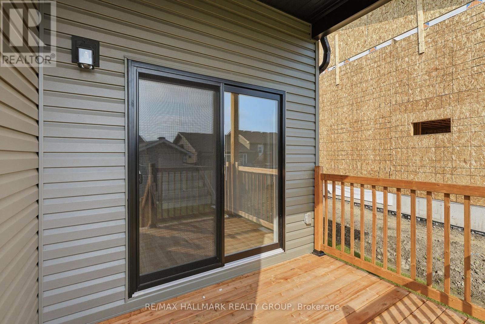 146 ELIZABETH DRIVE - 7
