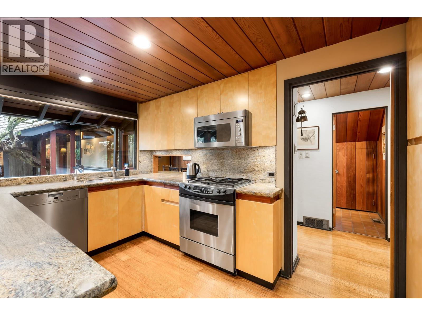 6821 LAUREL STREET, Vancouver