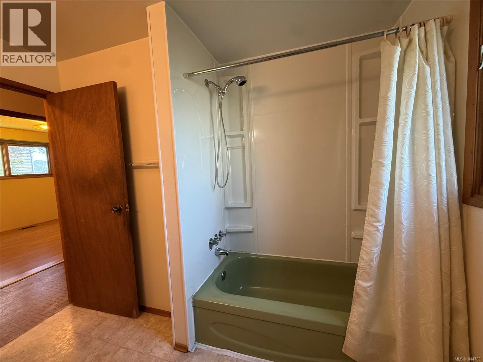8845 Central St - 19