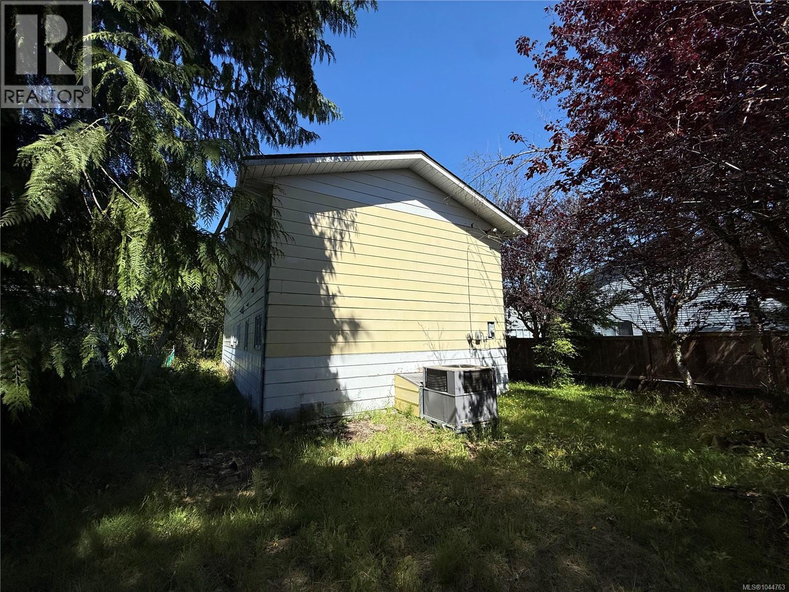 8845 Central St - 29