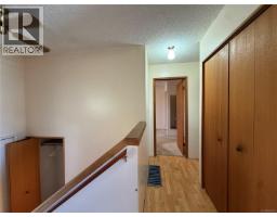 Den - 8845 Central St, Port Hardy, BC V0N2P0 Photo 8