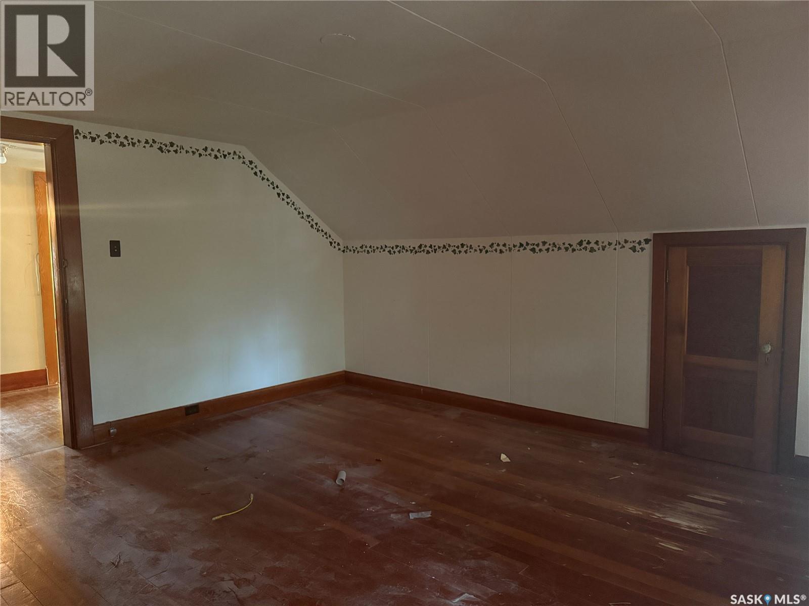1014 Iroquois STREET W - Image 42
