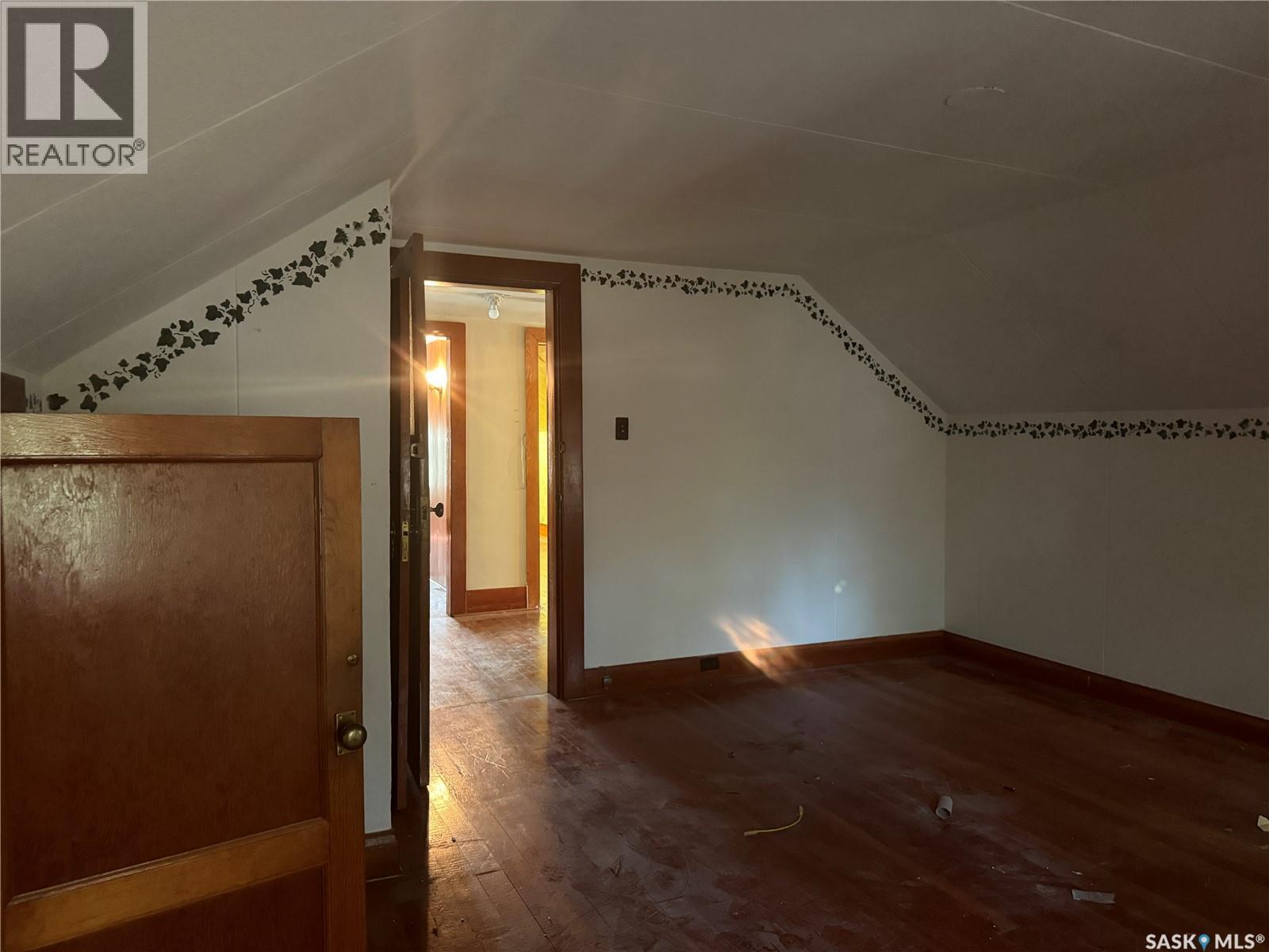 1014 Iroquois STREET W - Image 43