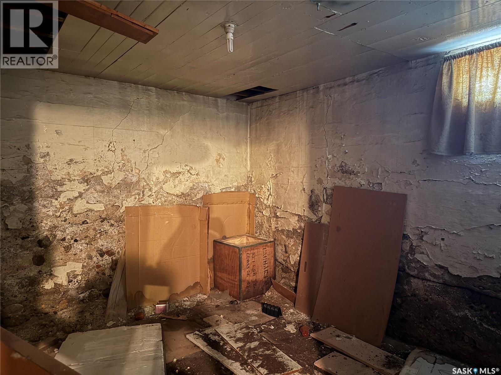 1014 Iroquois STREET W - Image 48