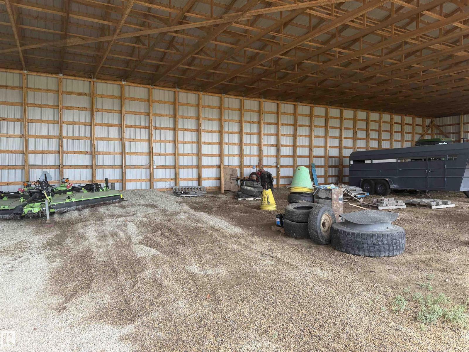 70037 HWY 13 - 41