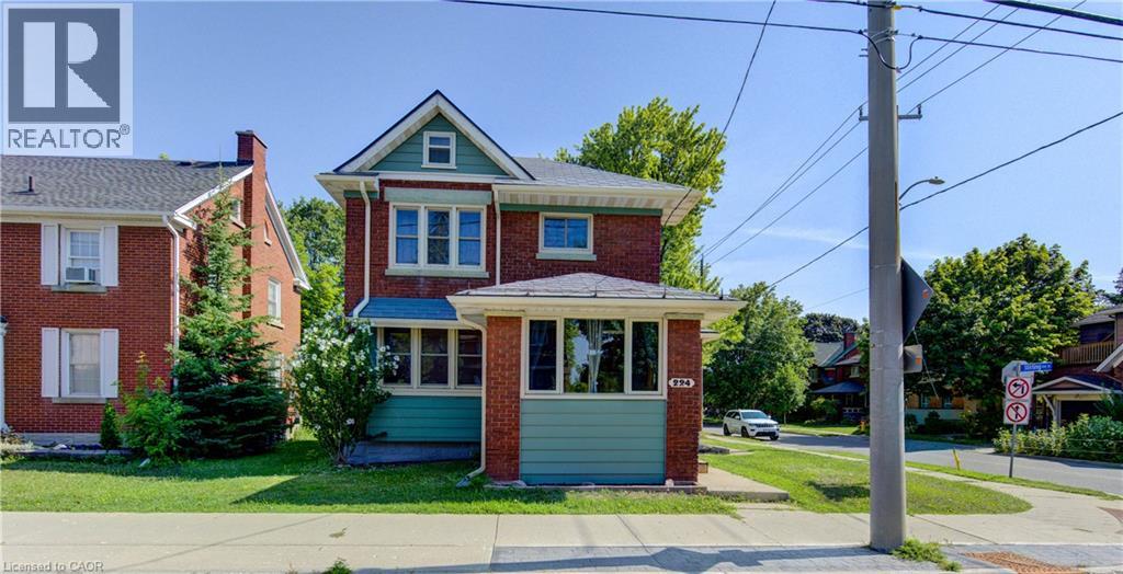 224 WEBER Street E — photo 3