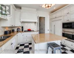 2202 - 183 Wellington Street W, Toronto, ON M5V0A1 Photo 6