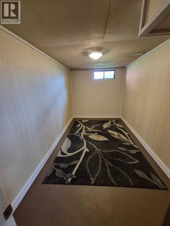 68 Hermary, Red Deer