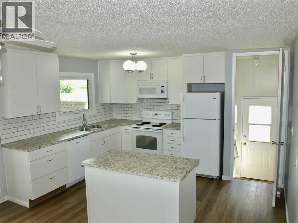 68 Hermary, Red Deer