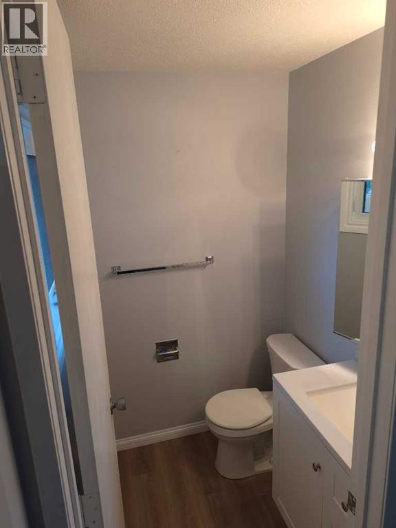 68 Hermary, Red Deer