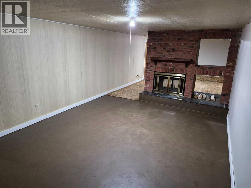 68 Hermary, Red Deer