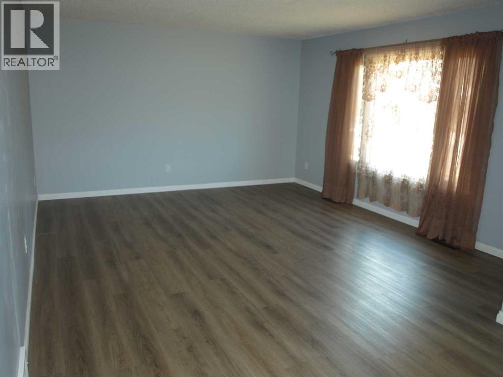 68 Hermary, Red Deer