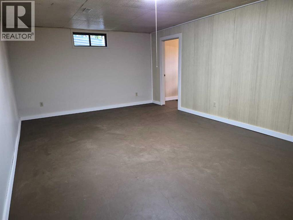 68 Hermary, Red Deer