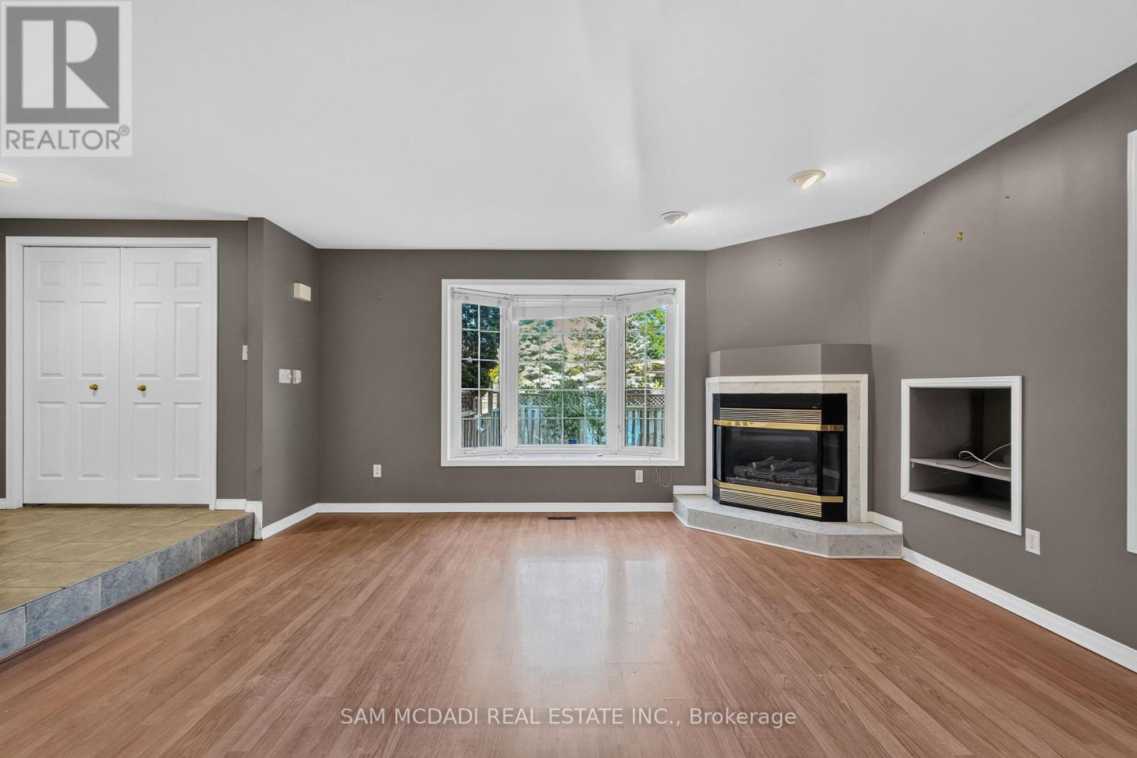 33 BARKER STREET - Image 3
