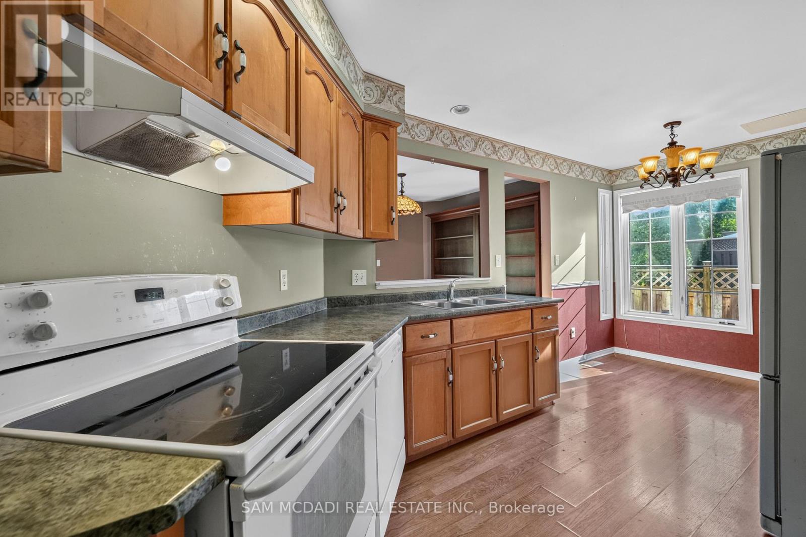 33 BARKER STREET - Image 7