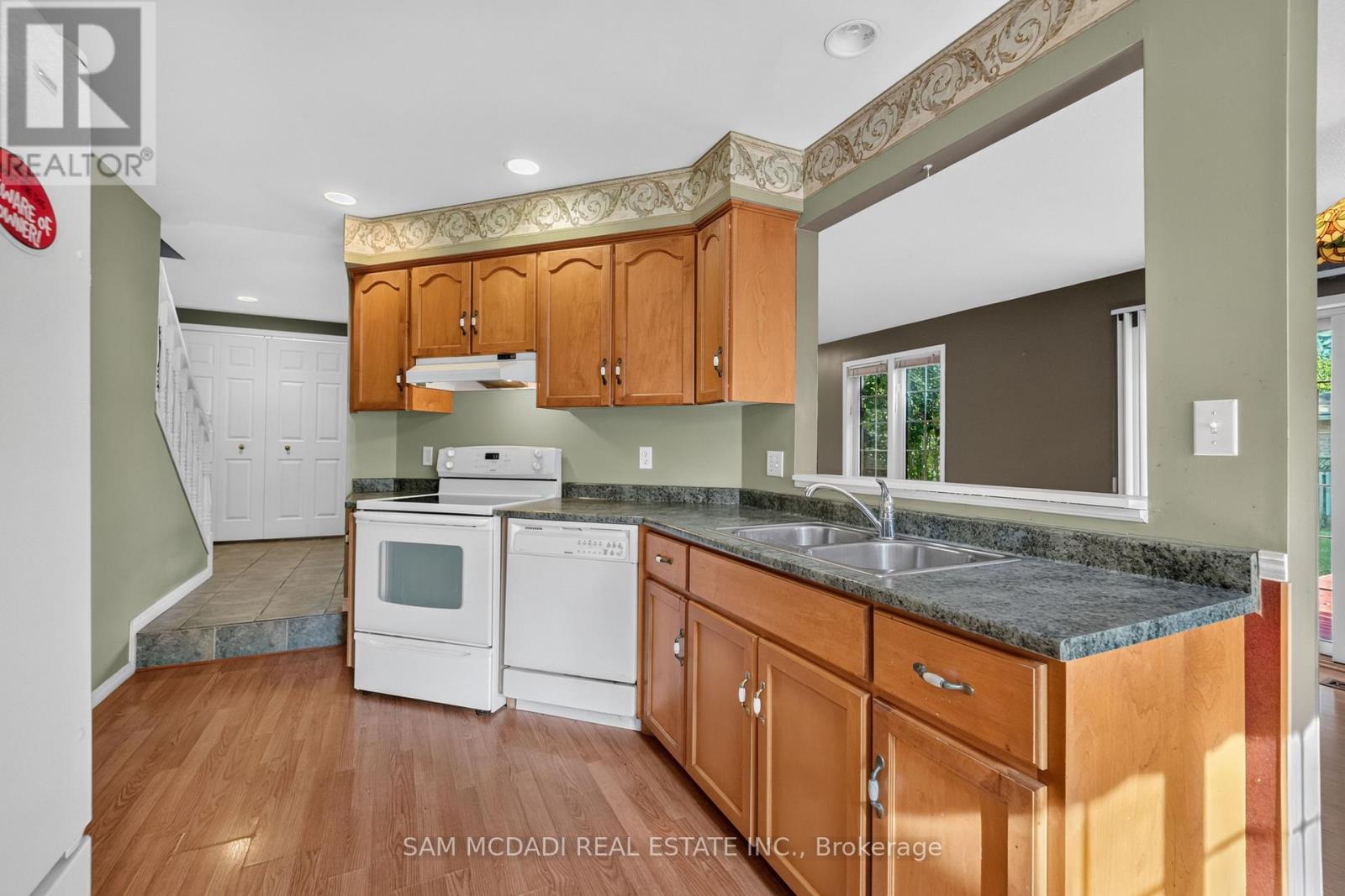 33 BARKER STREET - Image 8