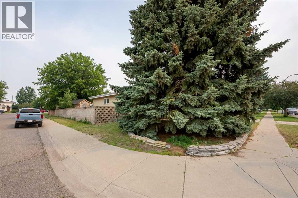 85 Park Meadows Boulevard N - Image 3