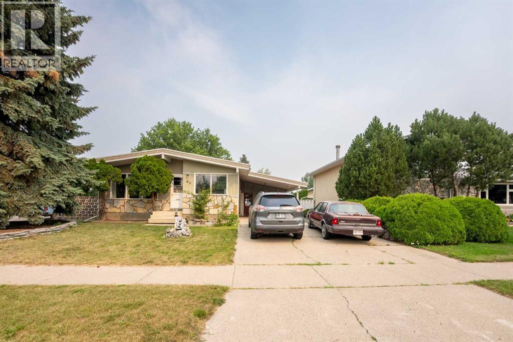 85 Park Meadows Boulevard N - 1