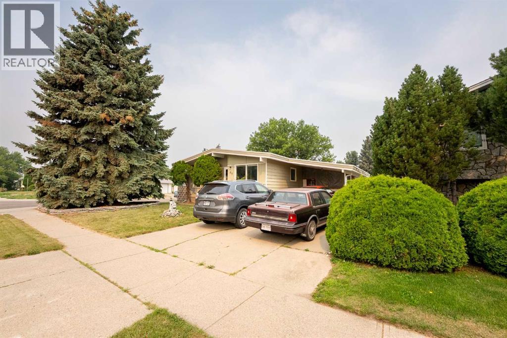 85 Park Meadows Boulevard N - 2
