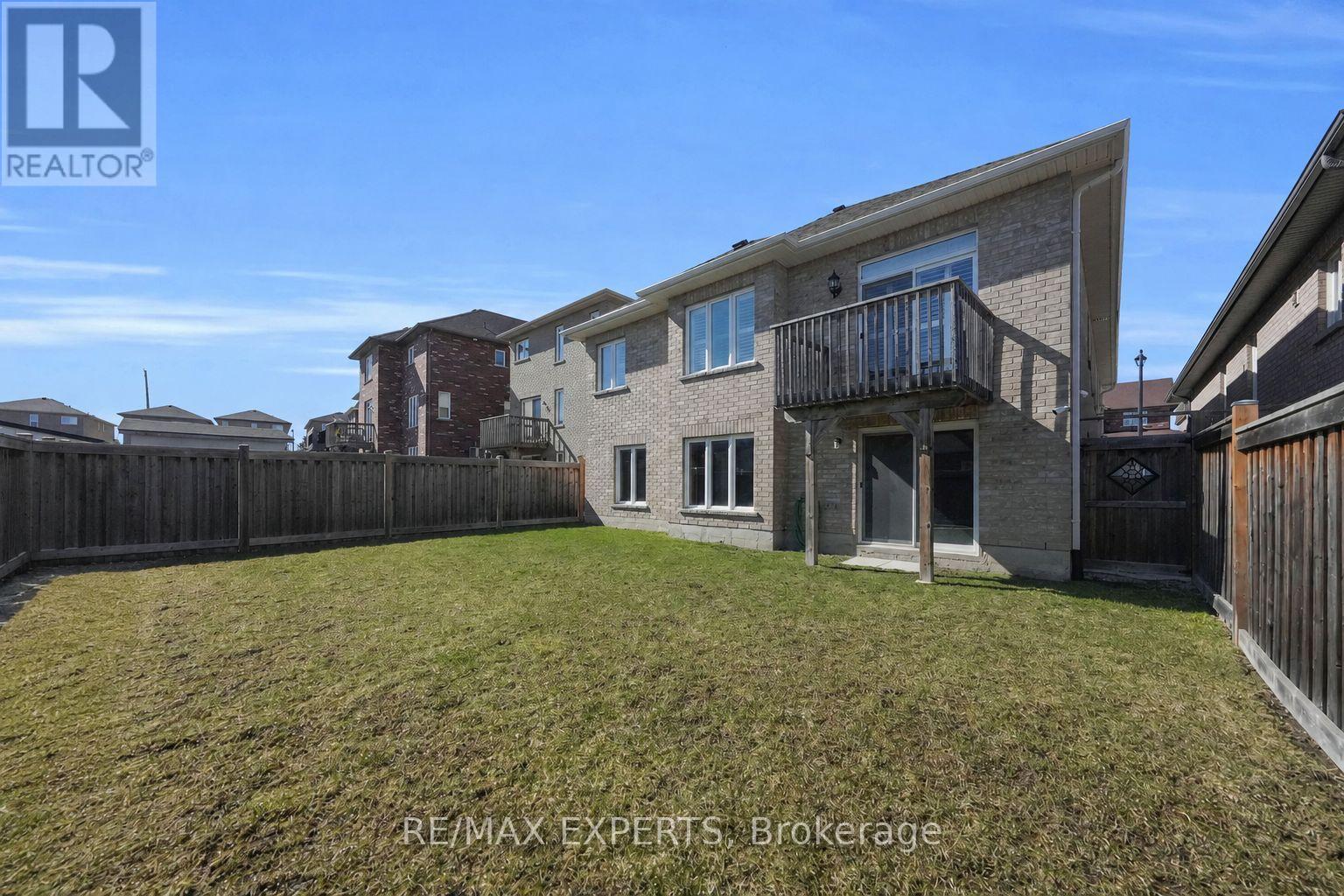 57 HOPKINS CRESCENT N - Image 34