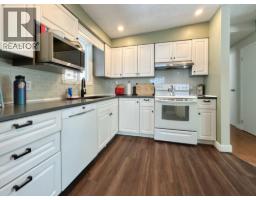 Kitchen - 8505 70th Avenue, Osoyoos, BC V0H1V0 Photo 6