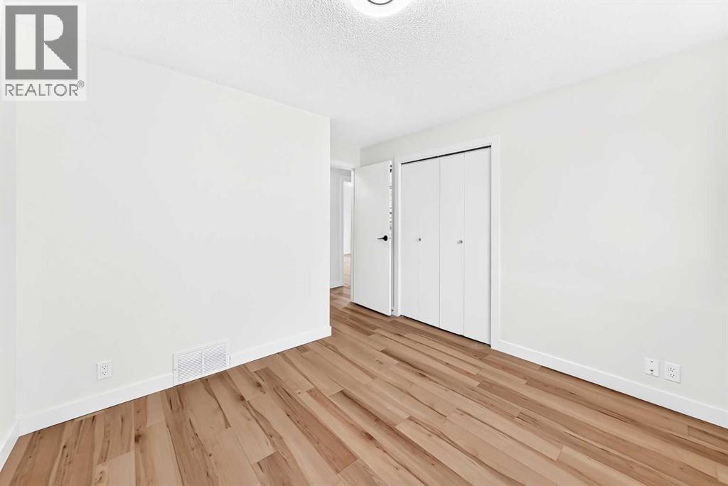 28 Whiteram Close NE - 24