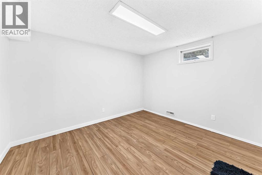 28 Whiteram Close NE - Image 36