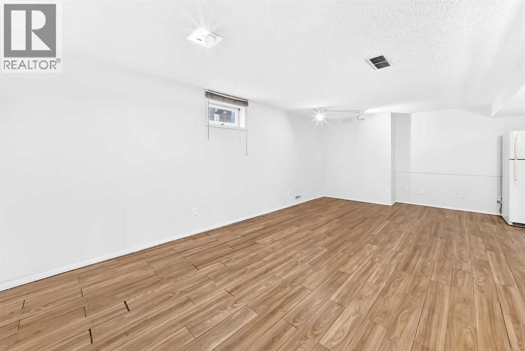 28 Whiteram Close NE - 29