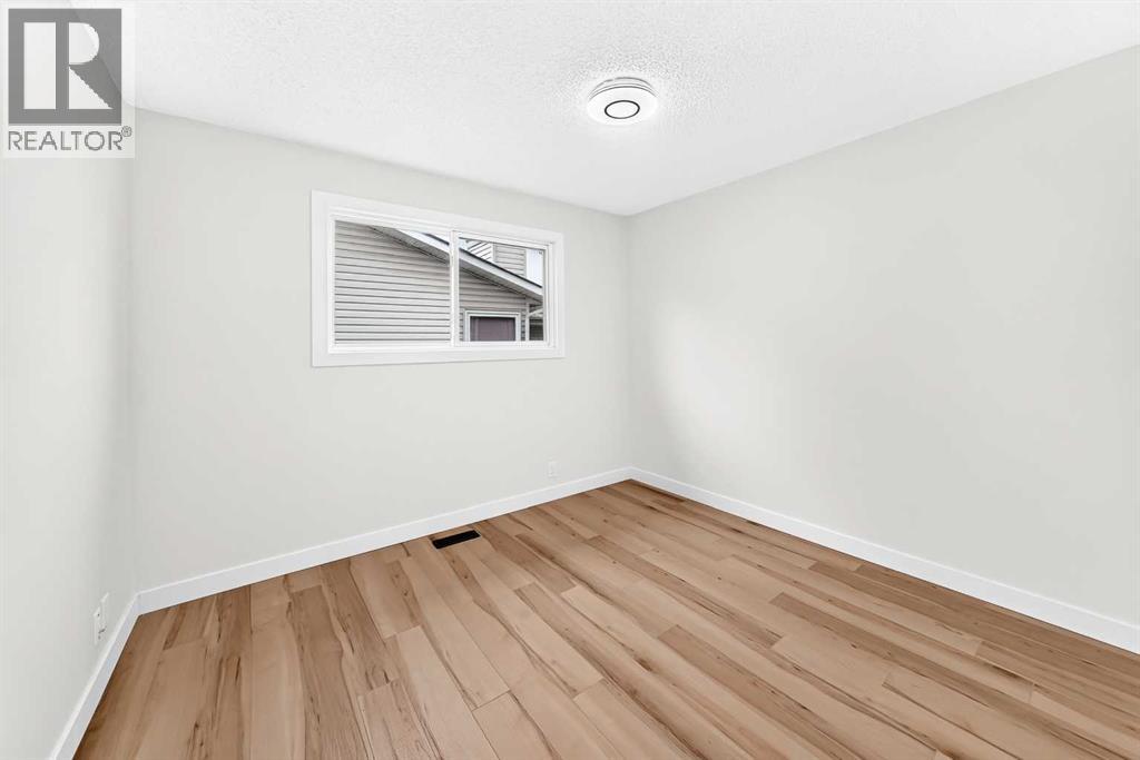 28 Whiteram Close NE - 23