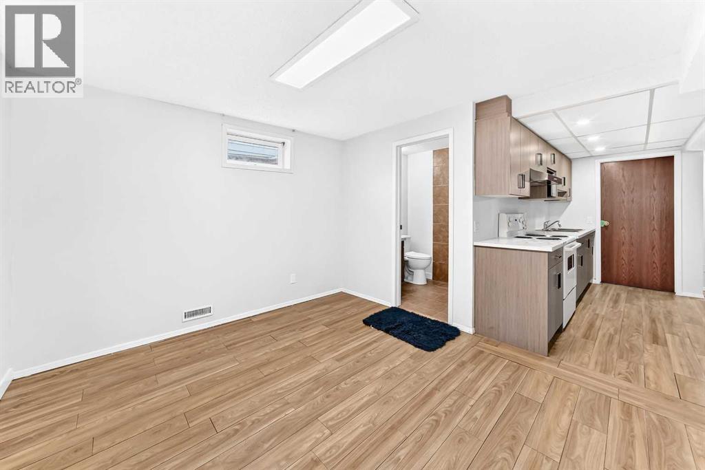 28 Whiteram Close NE - 37