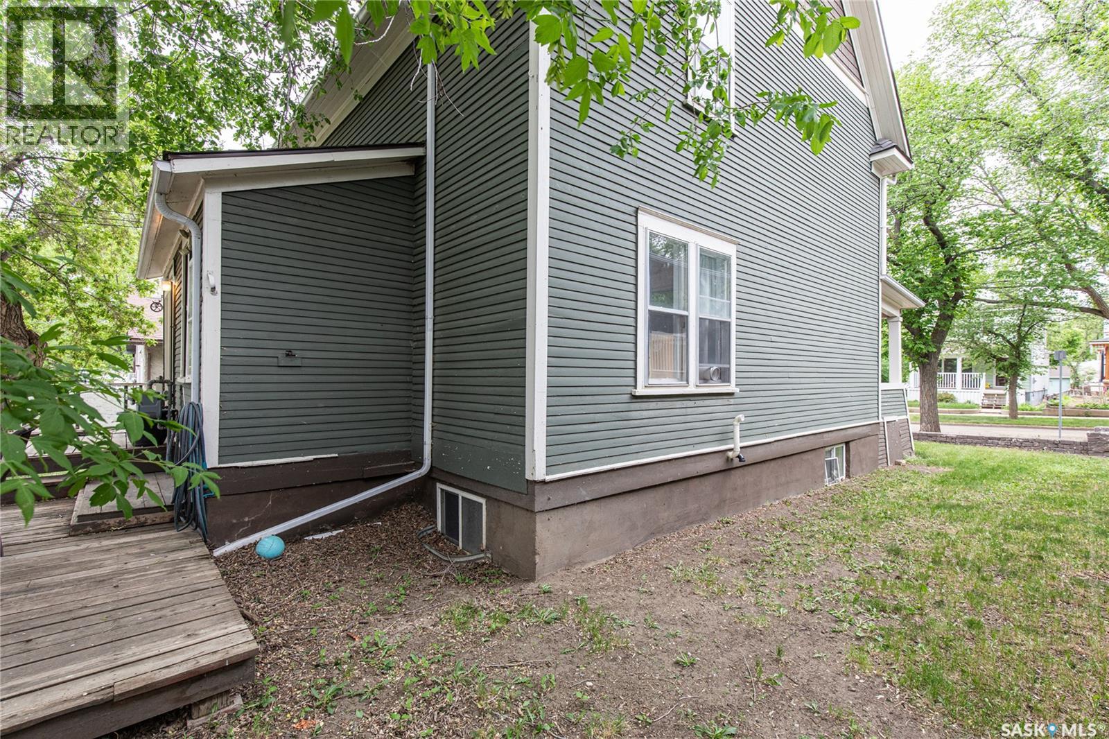 1059 Willow AVENUE - 37