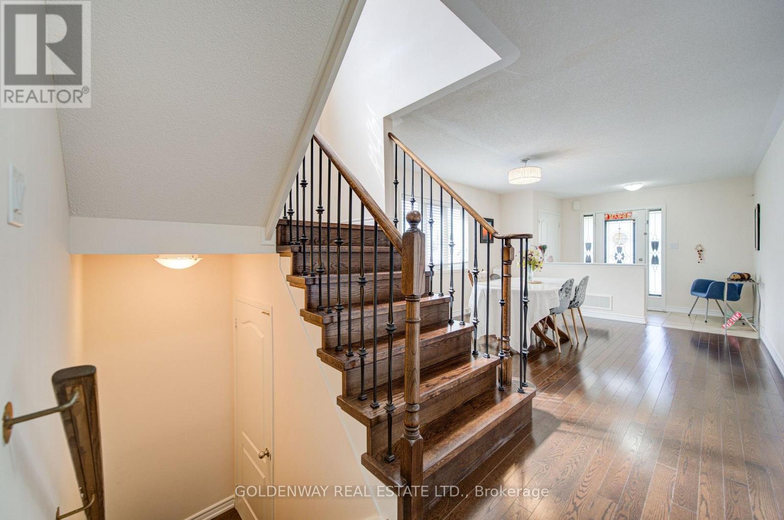 1433 RENNIE STREET - 10