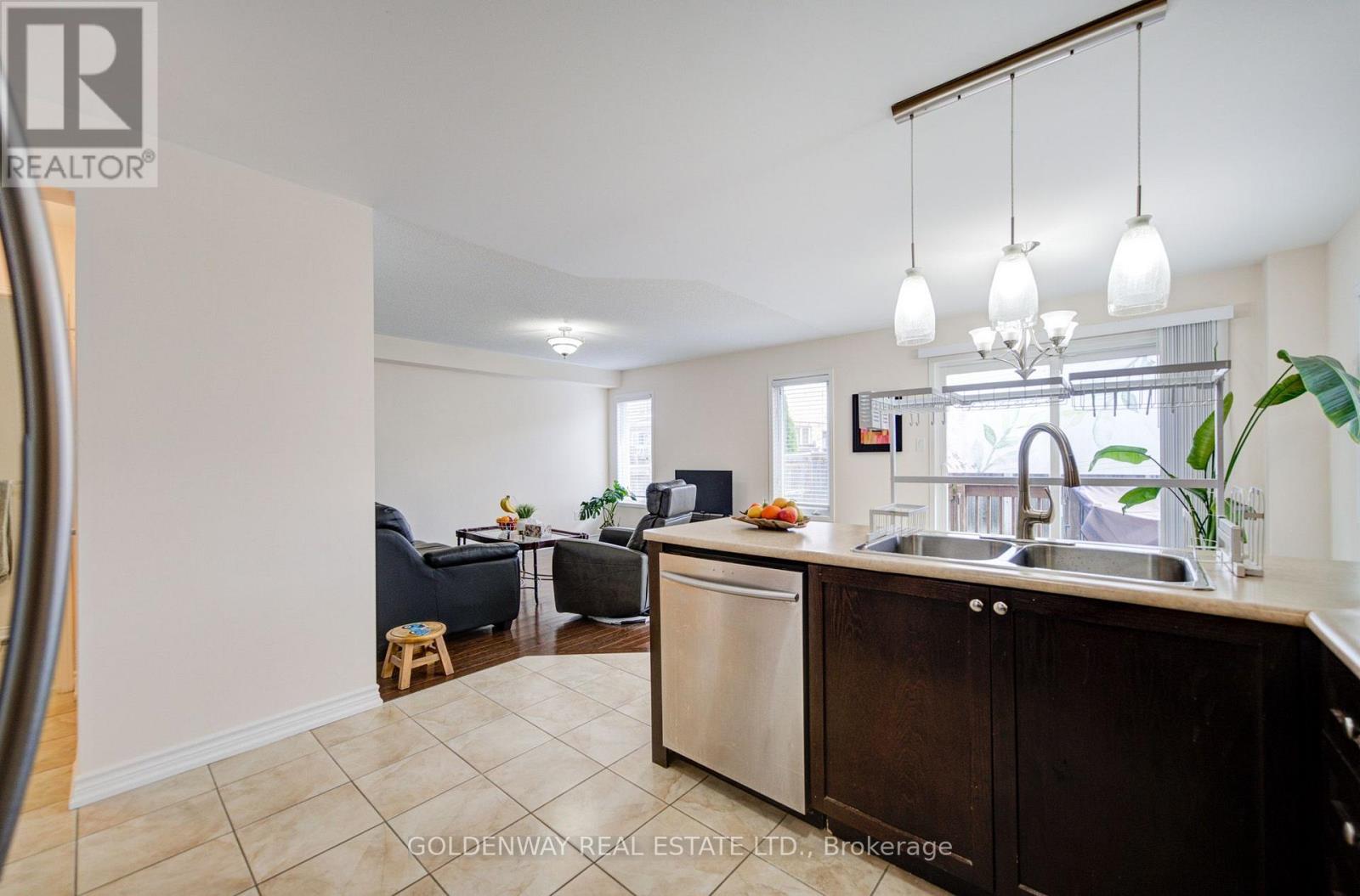 1433 RENNIE STREET - 16