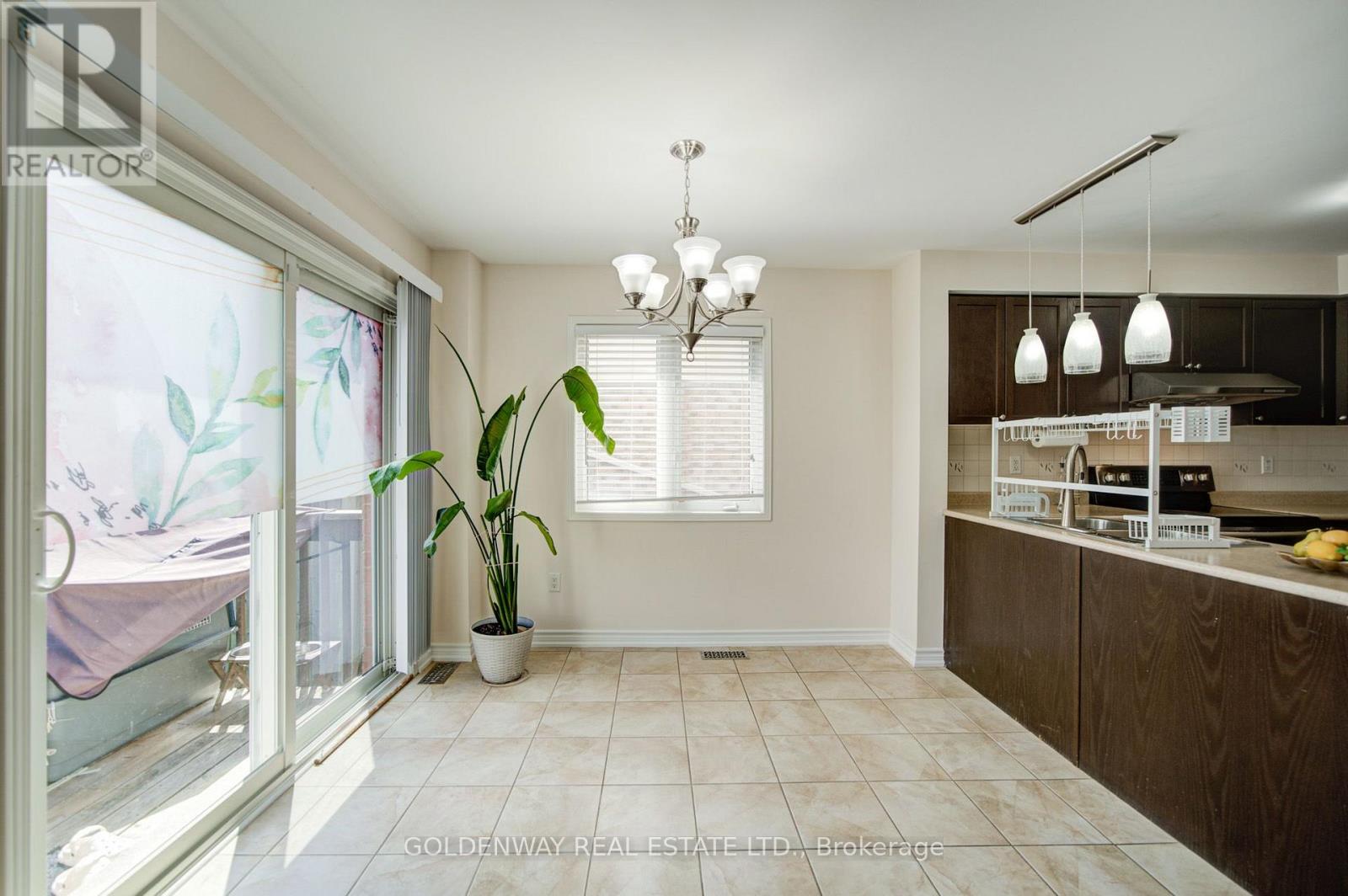 1433 RENNIE STREET - 21
