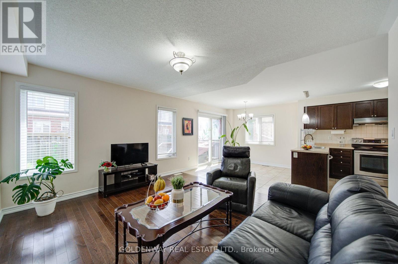 1433 RENNIE STREET - 25