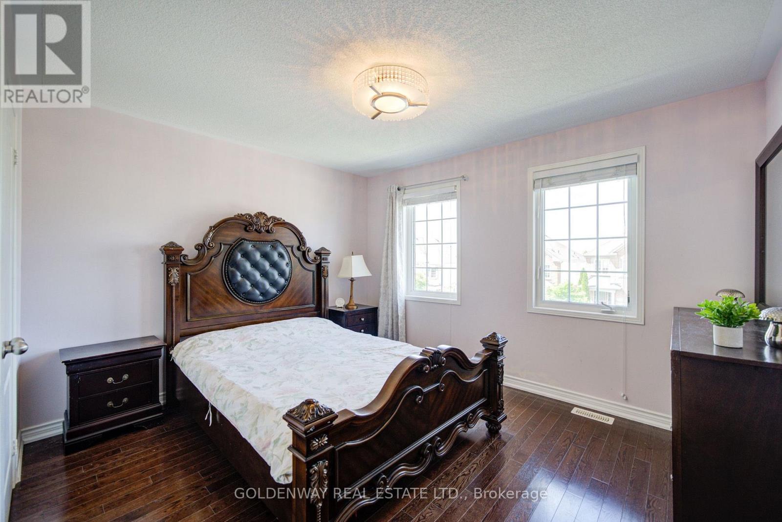 1433 RENNIE STREET - 30