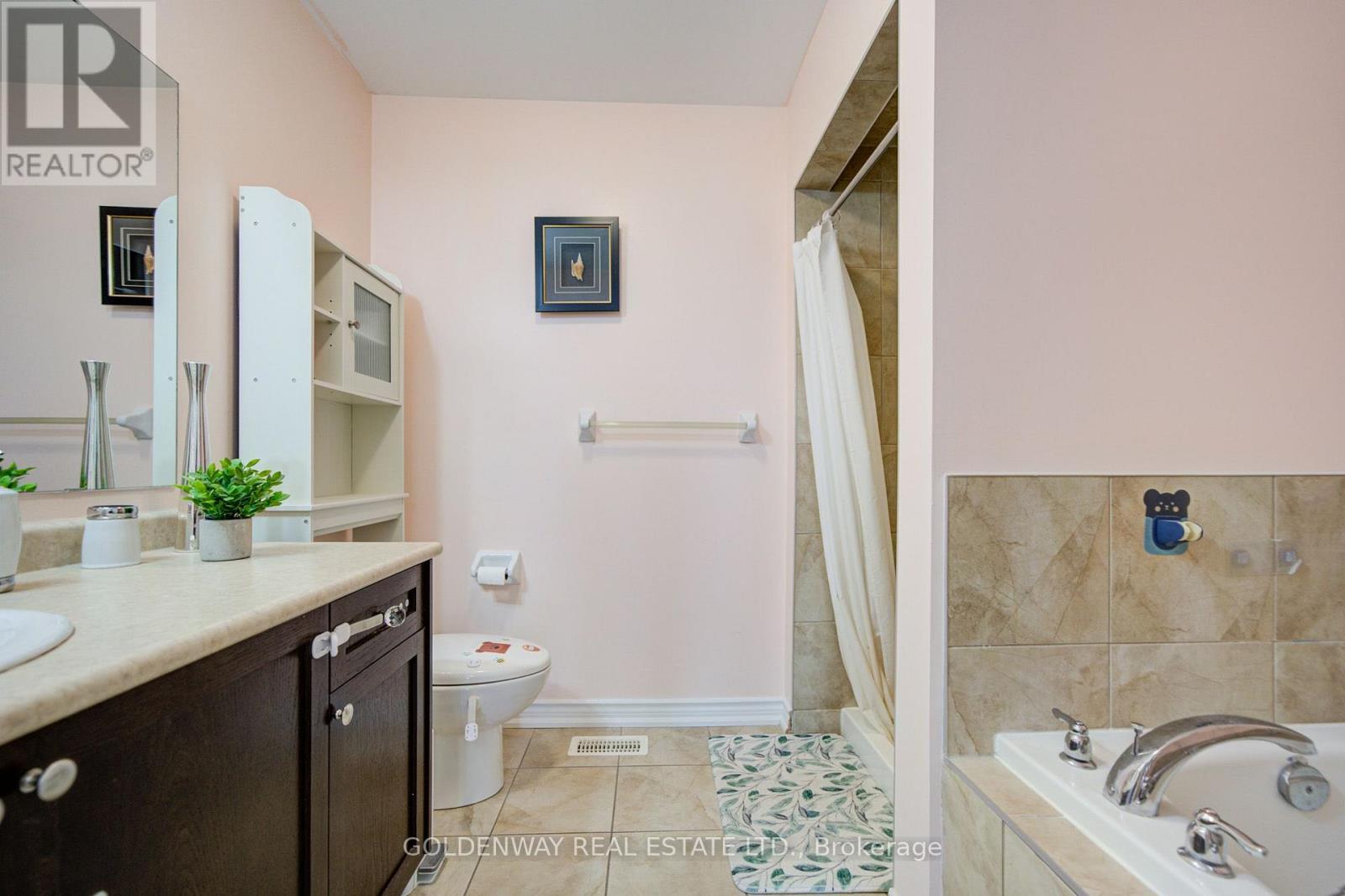1433 RENNIE STREET - 35