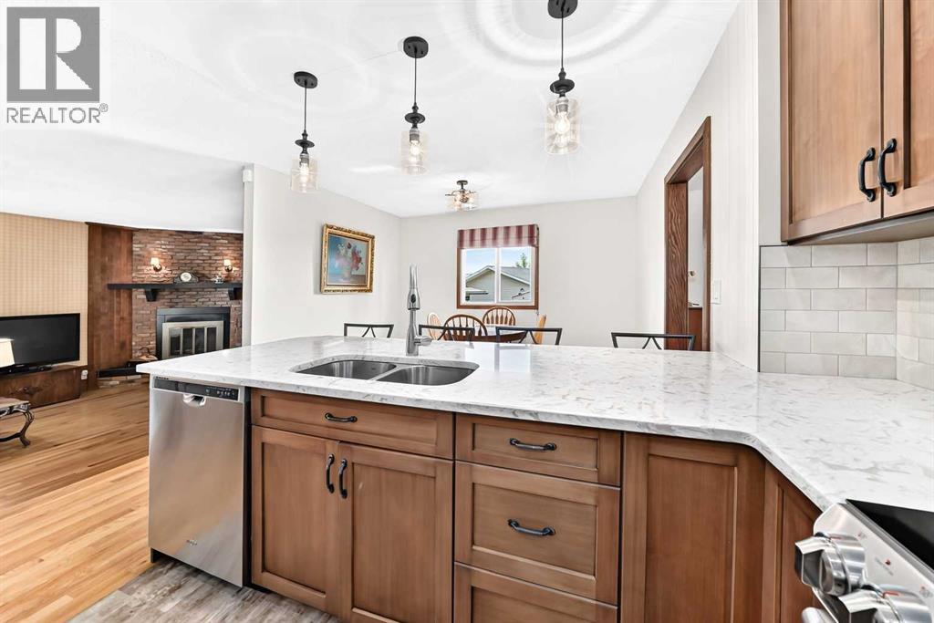 3 43 Avenue Close, Lacombe