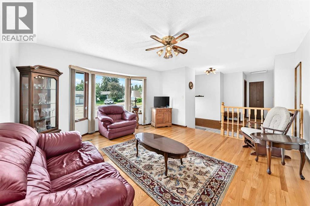 3 43 Avenue Close, Lacombe