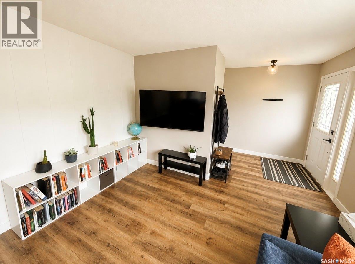 325 Aspen DRIVE - 3