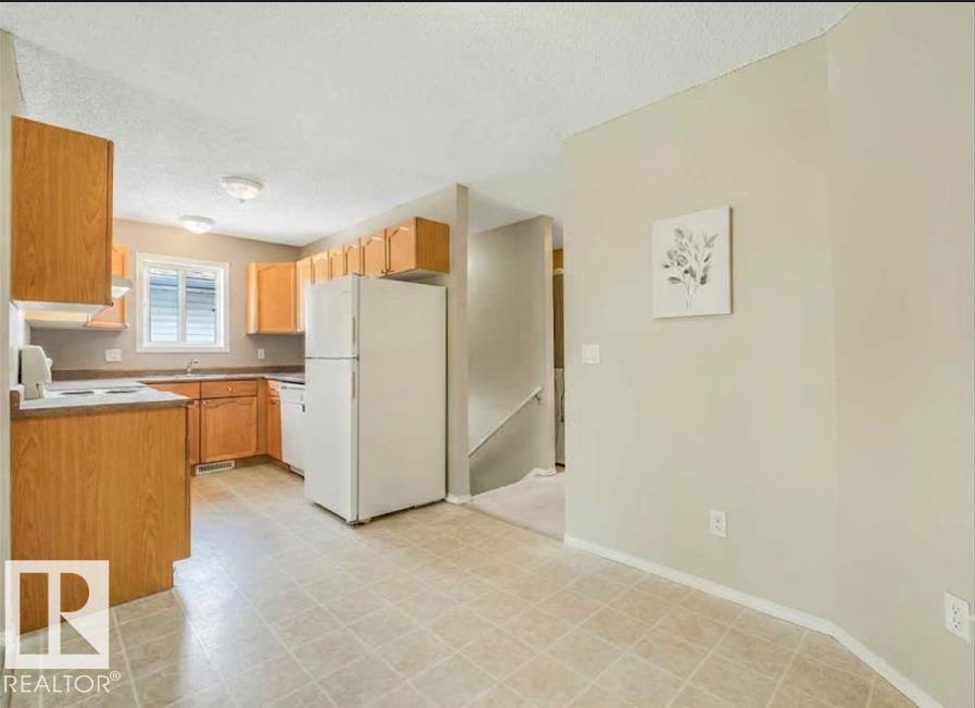 12027 105 ST NW - Image 14