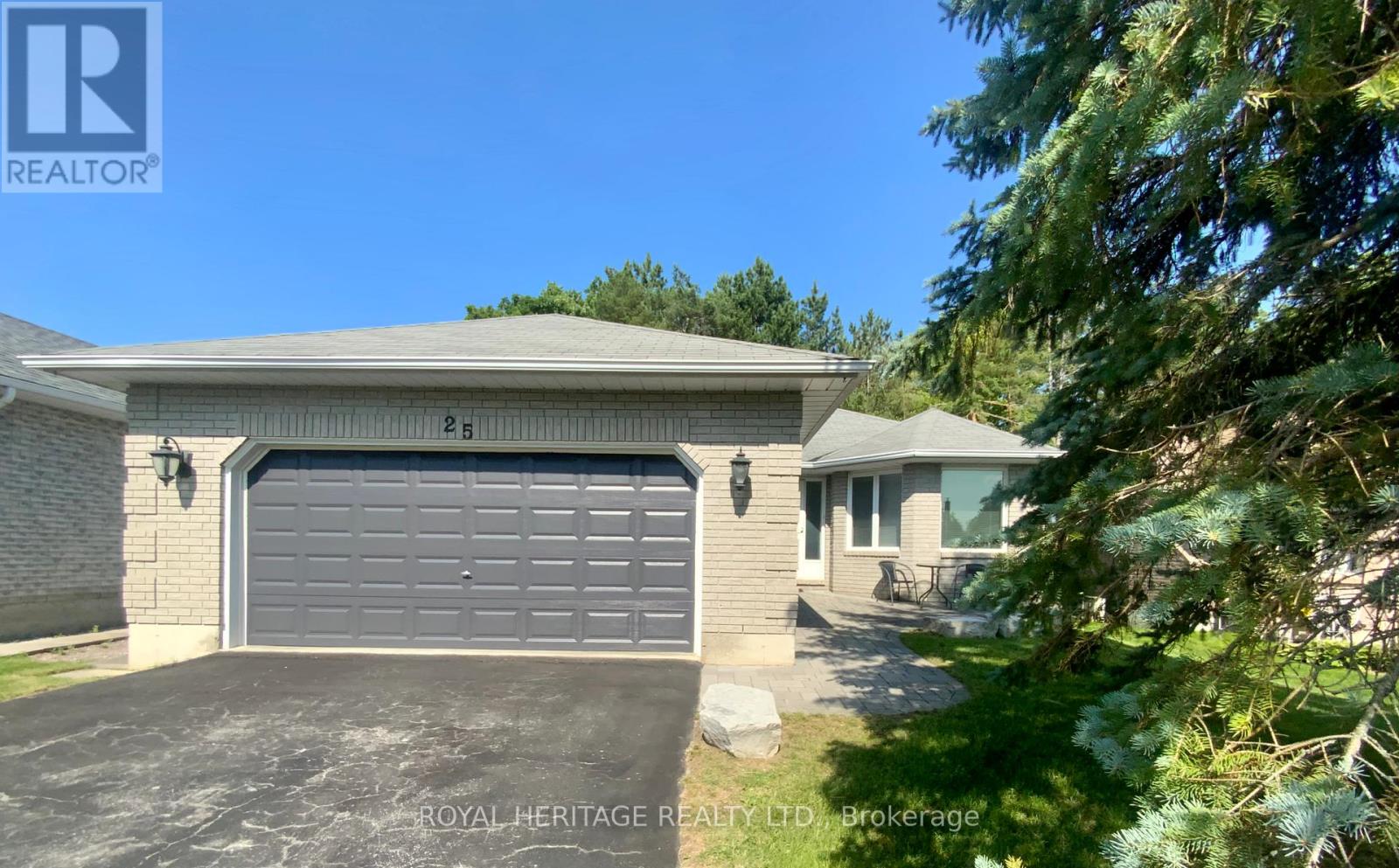 25 HILLVIEW DRIVE - 1