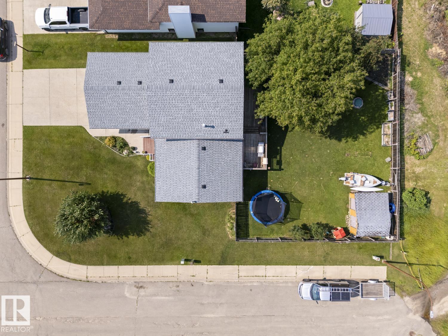 4102 54 AV - 34
