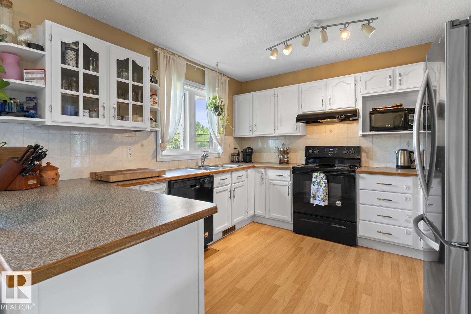 4102 54 AV - Image 8