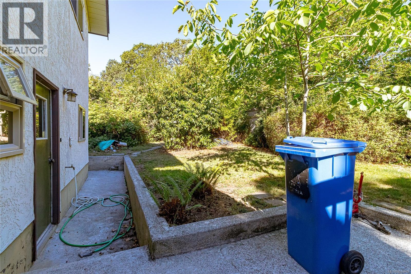  4167 Thornhill Crescent, Saanich
