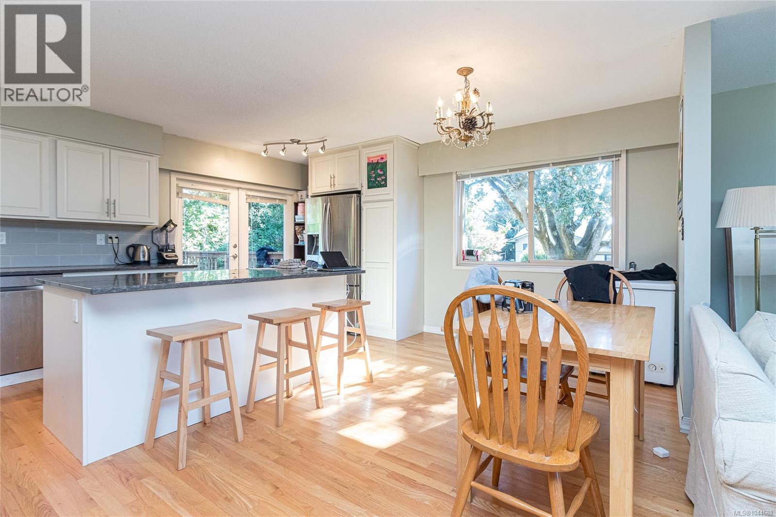 4167 Thornhill Cres - 4